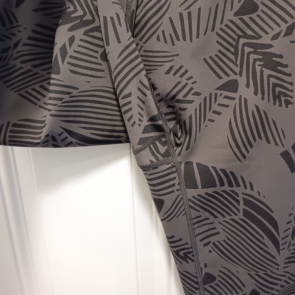 Aerie Chill Play Move Legging High Waist XL Short Cut Off Hem - Picture 14 of 16